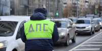 Водитель без прав пытался дать взятку полицейскому в Приморье - КП Владивосток