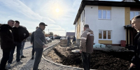 Партийный десант в Мензелинске оценил готовность домов для детей-сирот - Единая Россия