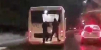 В Череповце 13-летнего зацепера сняли с автобуса - Город Че