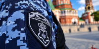 В Москве росгвардейцы задержали иностранца за дебош в хостеле (видео) - Росгвардия