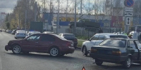 В Кирове столкнулись три авто: пострадала 33-летняя женщина - Комсомольская Правда