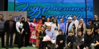 Театр объединяет поколения: школьники Бураево на спектакле «Әлдермештән Әлмәндәр» - Бураевский район