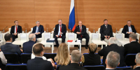 Курс на развитие и социальные гарантии: фракция КПРФ во главе с Зюгановым заставила министров ответить на острые вопросы регионов - КПРФ