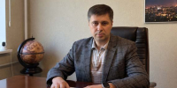 Директор единой управляющей компании ЛНР: "Ремонт подъездов — самая заметная работа для жильцов многоэтажек" - Правительство ЛНР