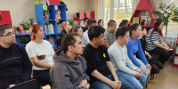 Подопечные отделения дневного пребывания центра «Доверие» приняли участие в патриотической акции - Министерство труда