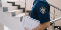 В Смоленске мужчина подозревается в применении насилия в отношении сотрудника полиции - Следственный комитет