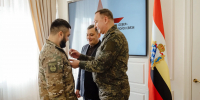 Александр Хинштейн наградил военных связистов бригады «БАРС-Курск» - Курская правда