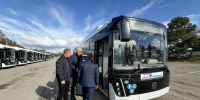 В Крым доставили 21 автобус большого класса марки ЛиАЗ - Комсомольская правда