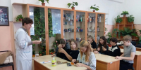 «Билет в будущее» в аграрном университете: школьники попробовали себя в роли лаборантов - ЮУрГАУ