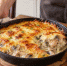 Курицу с грибами заливаю сливками и посыпаю сыром: делаю жюльен без лишних хлопот — домашние съедают до последней ложки - Город Киров