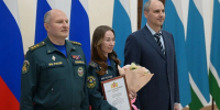 Свердловский губернатор и глава МЧС вручили награды сотрудникам ведомства - КП Екатеринбург