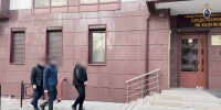 В Калуге под стражу заключён заместитель директора муниципального предприятия, обвиняемый в получении взятки в размере 5 млн рублей. Видео - Следственный комитет