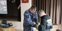 Безопасность начинается со знаний: росгвардейцы встретились с учащимися Воронежской области - Росгвардия