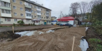 Продолжается благоустройство территории у Центра дополнительного образования в Котласе - Единая Россия