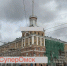 В Омске обратили внимание на обшарпанный дом со шпилем - СуперОмск