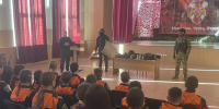 День открытых дверей провели для иркутских школьников сотрудники ОМОН «Удар» Росгвардии - Росгвардия