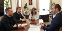 Александр Ведерников поручил Молодежному парламенту разработать законопроект о запрете продажи электронных сигарет - Законодательное Собрание
