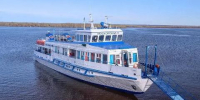 Теплоход сел на мель неподалеку от Якутска - Baikal24.Ru