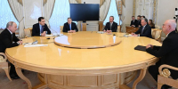 Уиткофф поблагодарил Путина за освобождение американца Хаббарда - M24.Ru