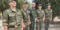 Участники вернисажа. - Крымская правда