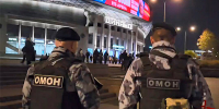 В Москве сотрудники Росгвардии обеспечили охрану общественной безопасности во время матча КХЛ (видео) - Росгвардия
