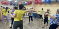 Активное долголетие в Новочебоксарском комплексном центре: утро начинается с зарядки - Министерство труда и соцзащиты