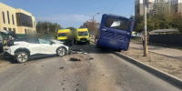 В Астрахани автобус с пассажирами столкнулся с иномаркой, выехавшей на встречную полосу - Комсомольская Правда