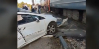В Петербурге водителя наказали лишением прав за ДТП с поездом. Он покинул место, оставив пострадавшую в раскуроченном "Пежо" - 47 новостей