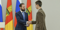 Виталий Королев на награждении жителей региона в День герба и флага Тверской области: Мы чествуем тех, кто в наши дни укрепляет славу Верхневолжья - Газета Нелидовские известия