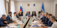 Фракция «Единой России» в Законодательном собрании Ямала рассмотрела ход целевого обучения в регионе, итоги ЕГЭ-2026 и оценила работу по повышению детской безопасности - Единая Россия