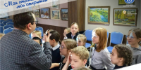 Участники интерактивной экскурсии в штаб-квартире Курганского отделения РГО. Фото: В. Осадчий - Курганское отделение РГО