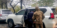 Фото: Пресс-служба ГУФССП России по Приморскому краю | Конфискованный во Владивостоке у коррупционера внедорожник отправили на фронт - PrimPress.Ru