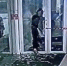 В Улан-Удэ 18-летний парень ночью проник в торговый центр и повредил двери - Infpol.Ru