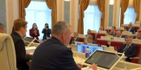 На очередной сессии Архангельского областного Собрания два правительственных часа были посвящены развитию дорожной сети региона - ГТРК Поморье