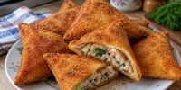 Конвертики из лаваша с куриным фаршем: жарим в двойной панировке до хрустящей корочки - Кубанские Новости