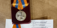 Цена слаженных действий: верхнетуринские пожарные отмечены медалями МЧС - Газета Голос Верхней Туры