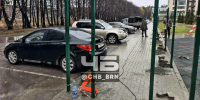 В Барнауле территорию между двумя ЖК разделил забор / Фото: "Черное и Белое Барнаул" - ИА Амител