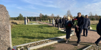 На «Невском пятачке» открыли стелу в память о защитниках Ленинграда из Ненецкого автономного округа - Online47.Ru
