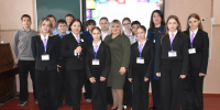 В Красном Луче продемонстрировали новое оборудование для школьного медиацентра - Минобрнауки ЛНР