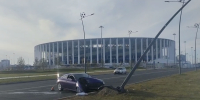 Молодая нижегородка за рулем иномарки снесла столб на Стрелке - Нижегородская правда