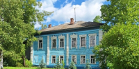 В Костромской области яркий дом с нарядными наличниками предлагают купить за рубль - Комсомольская Правда