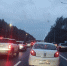 Екатеринбуржцы вынуждены стоять в километровой пробке - EaNews.Ru