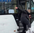 В центре Ростова женщина набросилась на пассажира маршрутки из-за непристойного поведения рядом с подростком - Bloknot-Rostov.Ru