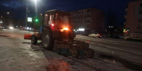 Дорожные службы города ведут непрерывную работу по обработке проезжей части и тротуаров противогололёдными материалами  - Березовский городской округ