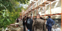 Продолжается обновление фасада здания Центра культуры и досуга поселка Лиман - Администрация Лиманского района