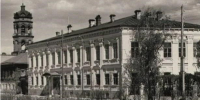 В этом здание на улице Благовещенской в 1918 году находился штаб 30 стрелковой дивизии (ныне ул. Советская, 22). В начале 20 века было гостиницей купца Щербакова. После Гражданской войны в доме открылся Дом крестьянина. - Медиацентр Мой район