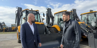 Горводоканалы Каспийска и Махачкалы получили новые экскаваторы-погрузчики - Махачкалинские известия