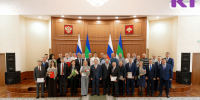Варщик асфальта, аккумуляторщик, водитель комбинированной машины — в Сыктывкаре вручили награды дорожникам и транспортникам - ИА Комиинформ