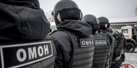 Новгородский ОМОН оказал силовую поддержку в задержании нелегальных мигрантов в регионе - Росгвардия