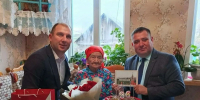 Аксубаевцы поздравили жительницу Саврушского поселения с днем рождения - Единая Россия